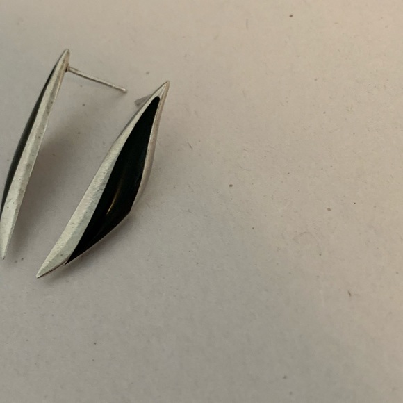 Vintage Sterling and Onyx Earrings - Picture 3 of 7